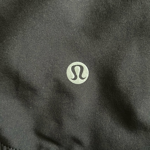 Lululemon Athletic Choose A Side Shorts White Bubble print ~ EUC - Picture 5 of 7